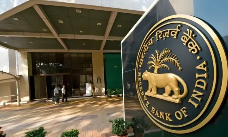 FD कराने वालों के लिए बड़ी खबर: 1 अक्टूबर से बदल जाएगा यह जरूरी नियम, सीधे आपकी जेब पर पड़ेगा असर FD कराने वालों के लिए बड़ी खबर: 1 अक्टूबर से बदल जाएगा यह जरूरी नियम, सीधे आपकी जेब पर पड़ेगा असर