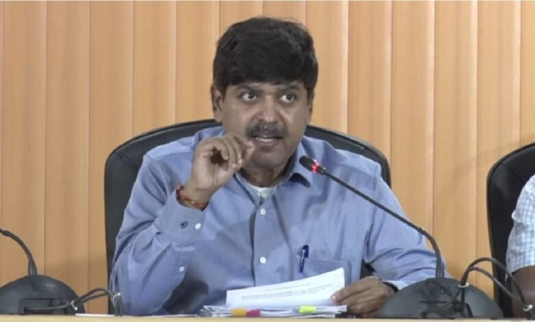 यूआईआईडीबी को लेकर उठाए जा रहे सवालों पर प्रमुख सचिव एवं यूआईआईडीबी एमडी डॉ. मीनाक्षी सुंदरम ने की मीडिया से बातचीत