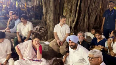 राहुल और प्रियंका गांधी पर दिल्ली पुलिस की बड़ी कार्रवाई: आकाशवाणी परिसर में बिना अनुमति घुसने पर FIR दर्ज