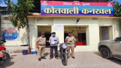 हाथ में तमंचा, निशाने पर पत्नी! कत्ल करने निकले सिरफिरे पति को पुलिस ने रास्ते में दबोचा, बची पत्नी की जान