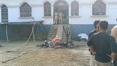 ‘साबुन देने के बहाने मर्डर’ इलाके में तनाव, गोपालगंज में आरोपी के घर के सामने ही जला दी छात्रा की चिता