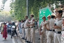 “लहरा दो तिरंगा” पर रोक: 28 हजार सुरक्षाकर्मी तैनात: 21 रास्तों पर ट्रैफिक डायवर्जन, राजीव चौक से जंतर-मंतर तक कड़ी सुरक्षा