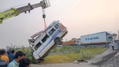 दिल्ली-मुंबई एक्सप्रेसवे पर हादसा, पुलिया से नीचे गिरी ट्रैवलर, 8 की मौत, सभी MP से जा रहे थे खाटू श्याम