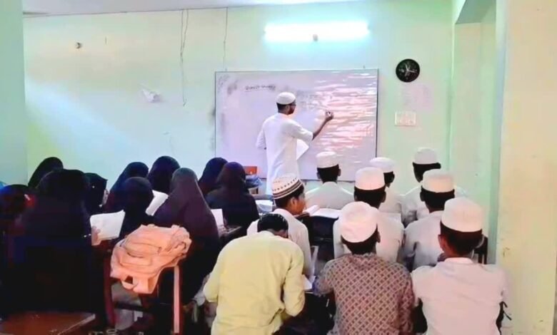 उत्तराखंड के मदरसों में अब जुमे को छुट्टी नहीं होगी, धामी सरकार ने लिया ये फैसला