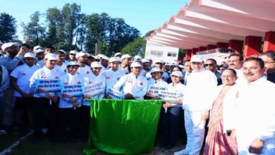 नशामुक्त उत्तराखंड वॉकथॉन को सीएम धामी ने दिखाई हरी झंडी, कहा- नशे के खिलाफ लड़ाई समाज की साझा जिम्मेदारी