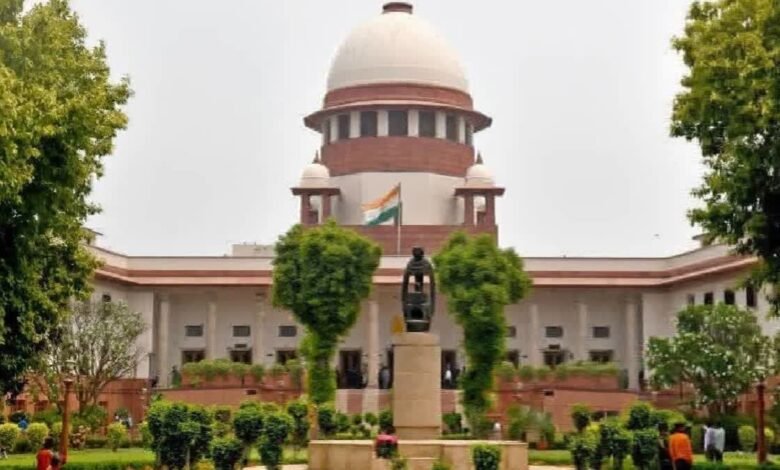 गिरफ्तारी का लिखित कारण न देना अपने आप में जमानत का आधार नहीं: सुप्रीम कोर्ट गिरफ्तारी का लिखित कारण न देना अपने आप में जमानत का आधार नहीं: सुप्रीम कोर्ट